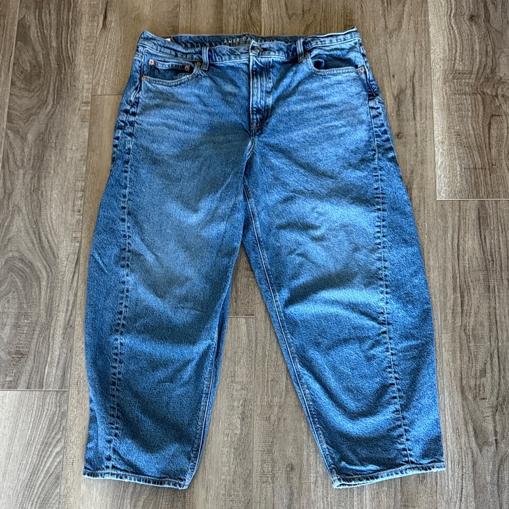 American Eagle Outfitters Barrel Leg Denim Jeans
